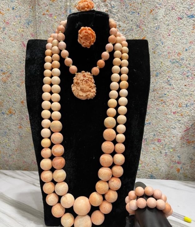 African Jewelry & Crafts Store – Coral Beads, Fans, Caps & Accessories